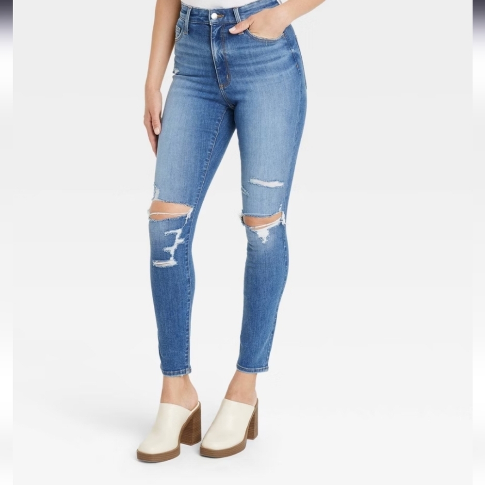 Women's Medium Wash High Rise Skinny Jeans - Universal Thread  - Size 0L